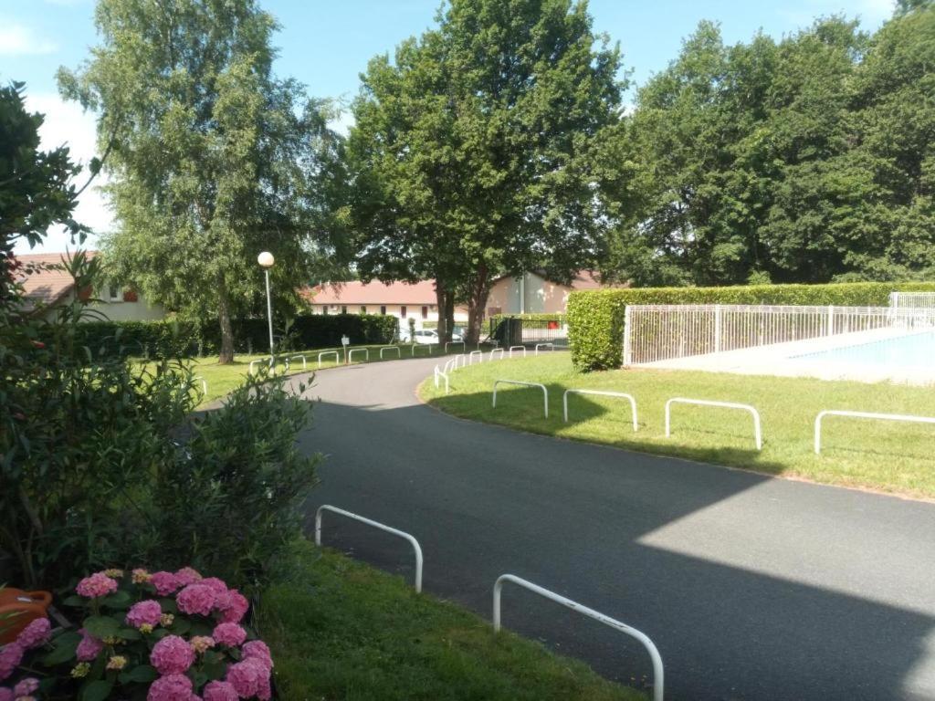 Le Petit Park-Studio-Terrasse- Piscine-Wifi Fibre Apartment Pau Exterior photo